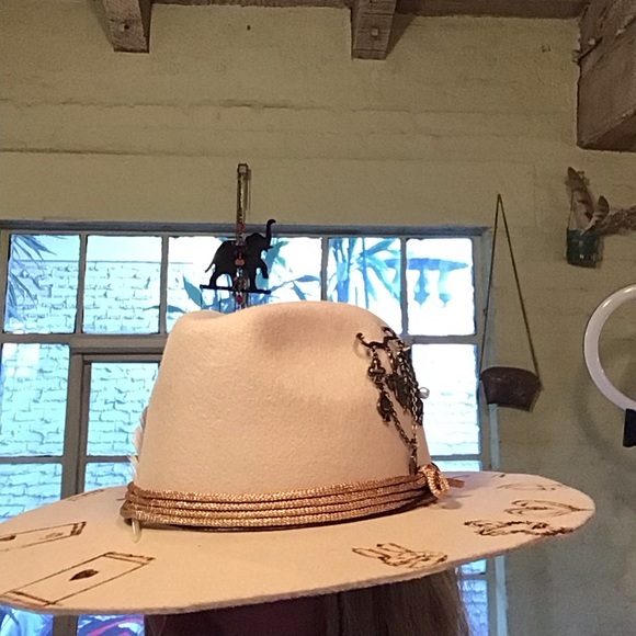 Ruxpinsrags xWyeth Alice’s Wonderland rancher - Picture 10 of 12